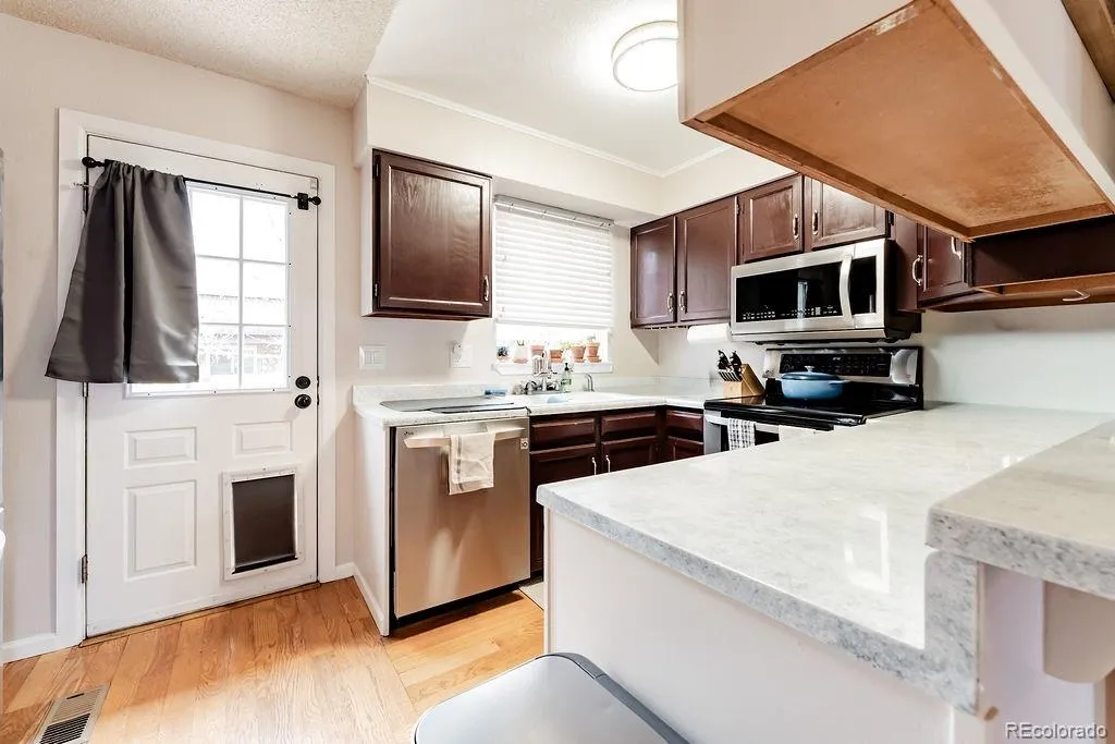 8030 S Columbine Court Centennial CO 80122 | MLS #REC9223677 04242026152133 1024 5
