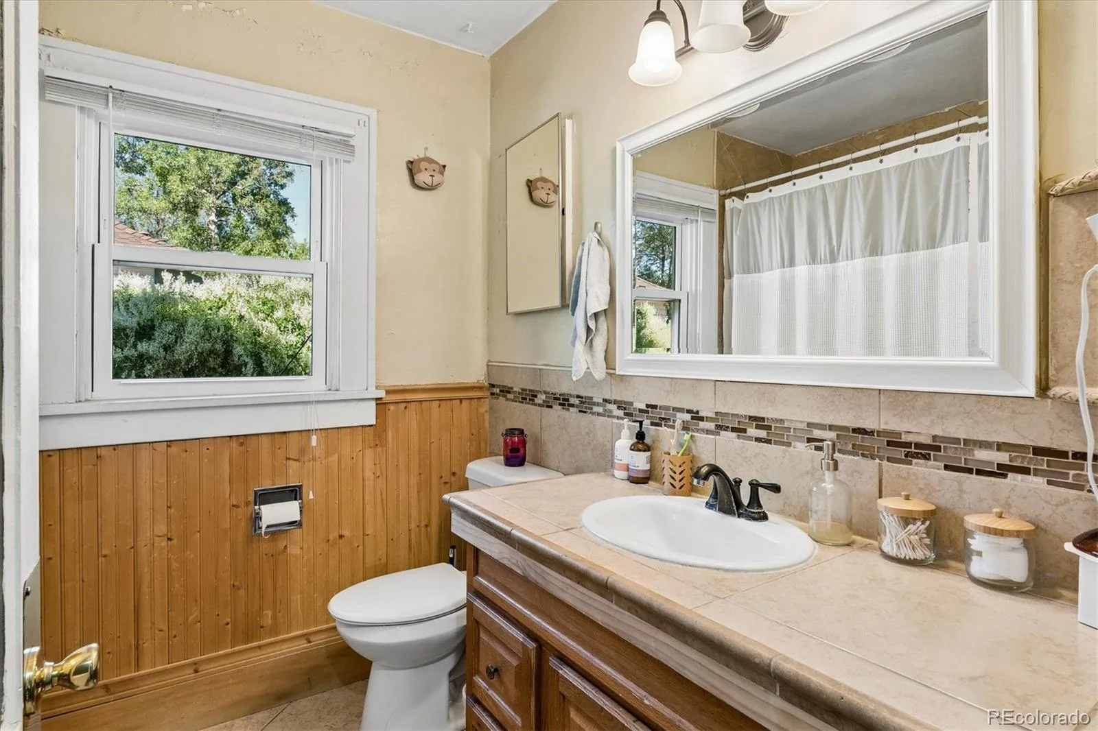 3792 S Acoma Street Englewood CO 80110 | MLS #REC9223706 10072026161555 1600 25