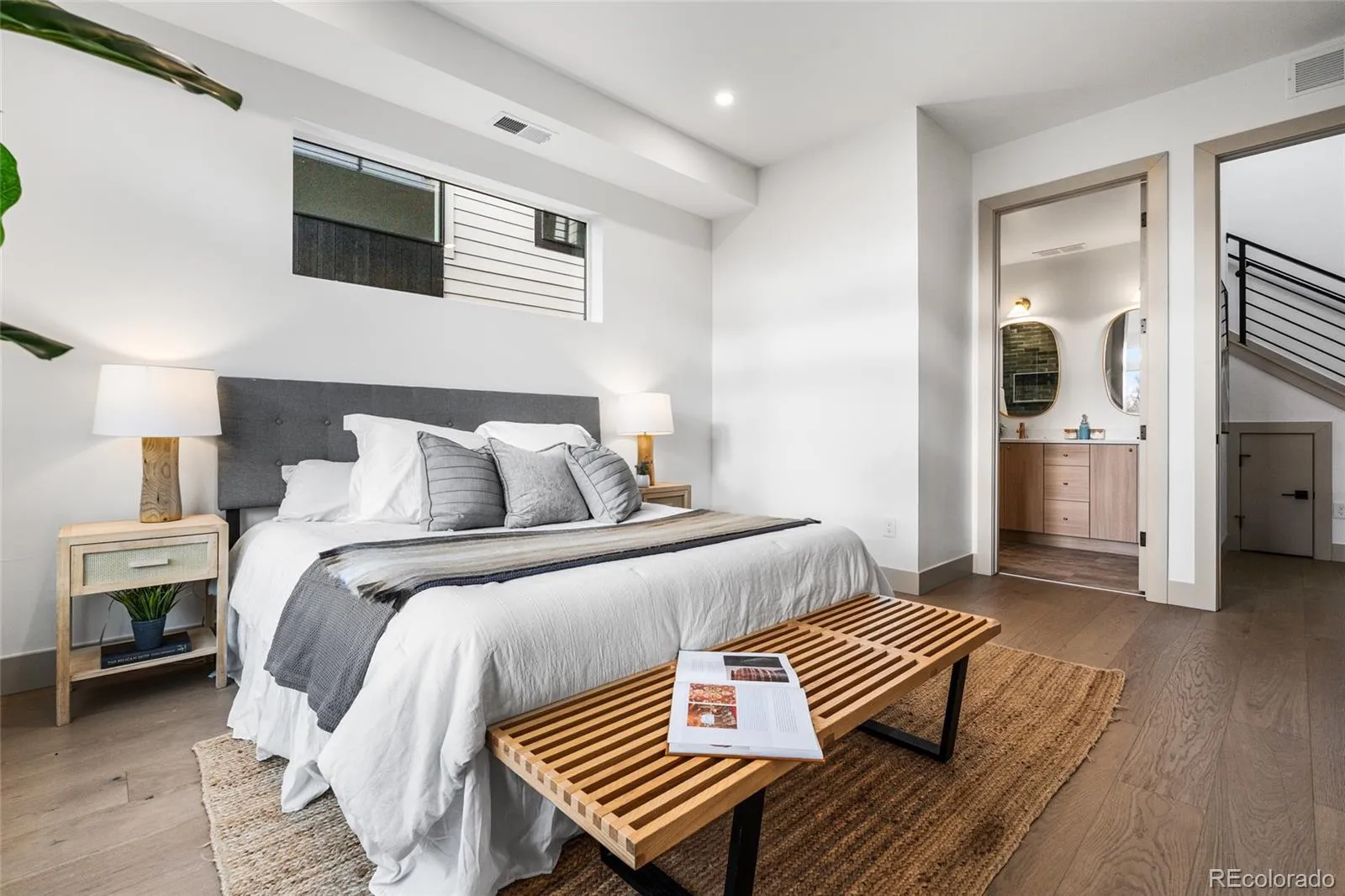 04072026172320 1600 16