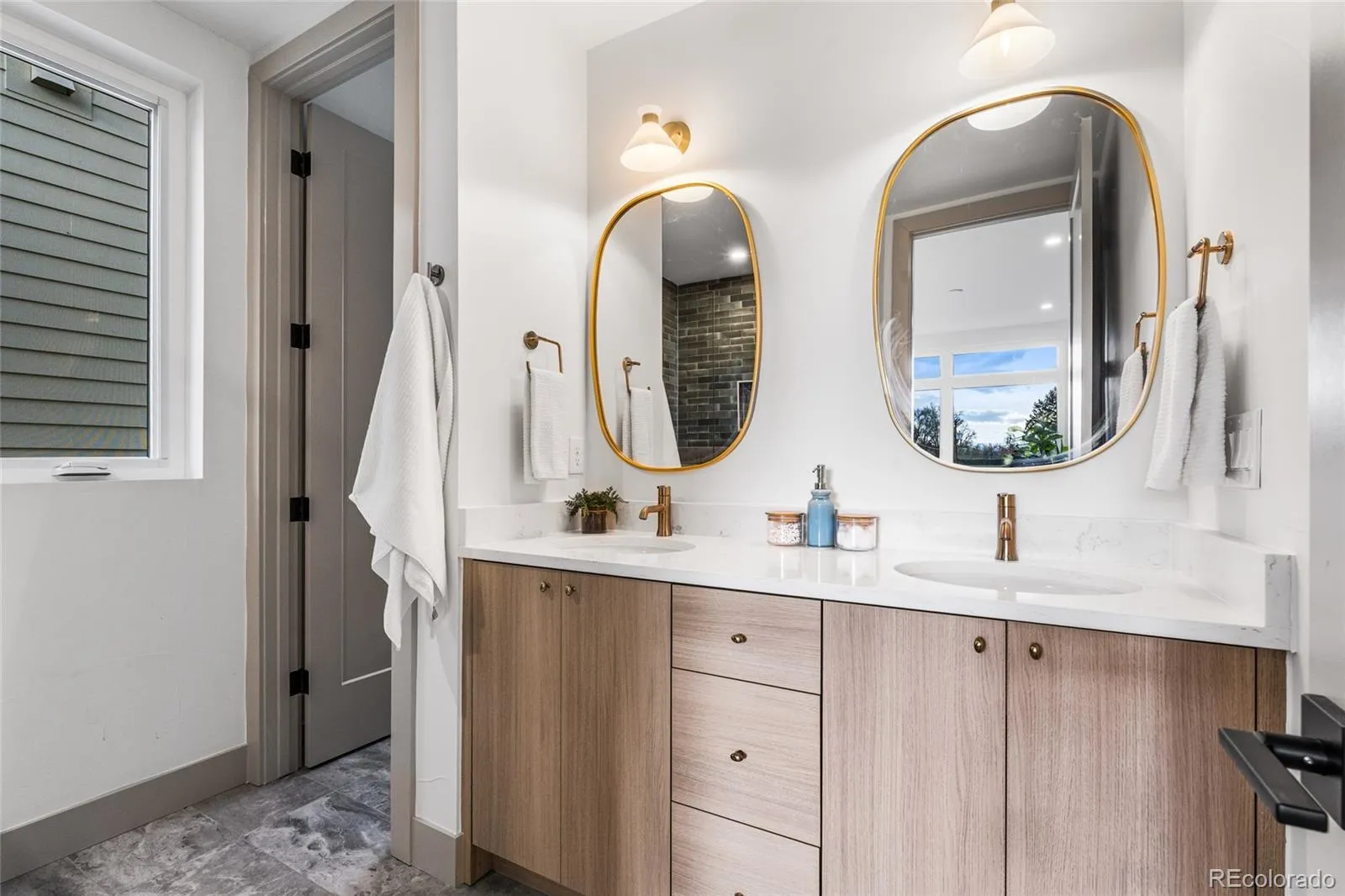 04072026172320 1600 19