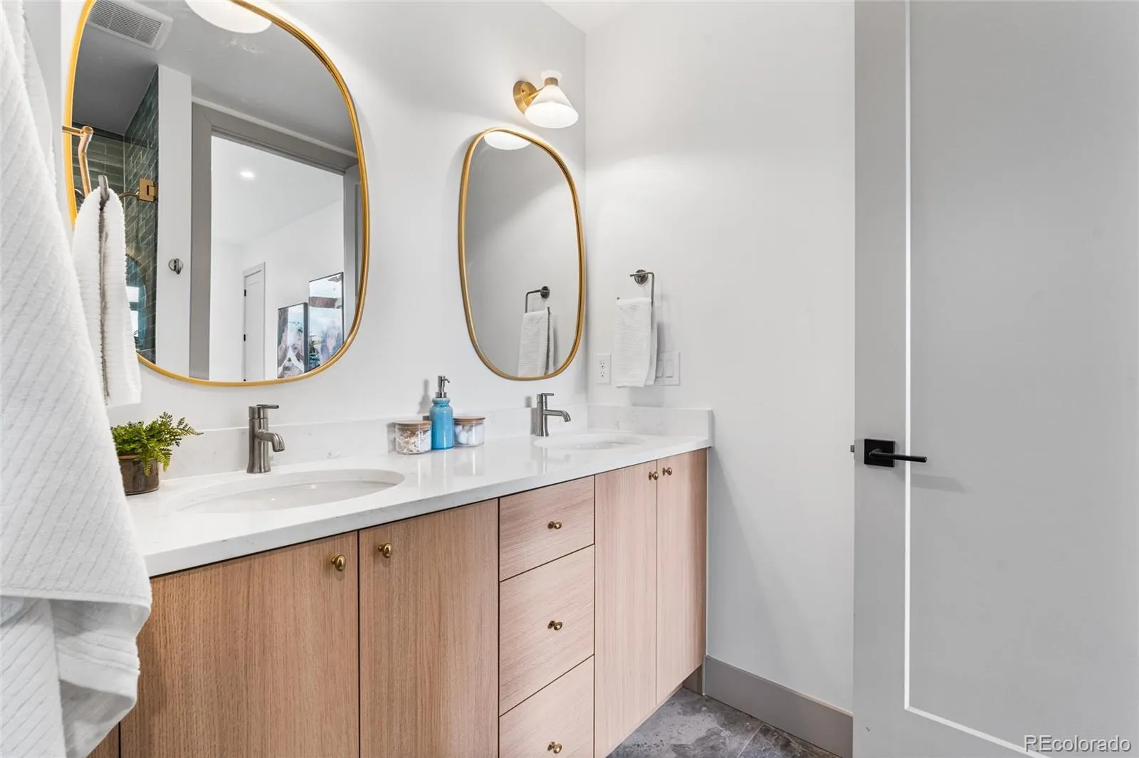 04072026172320 1600 21