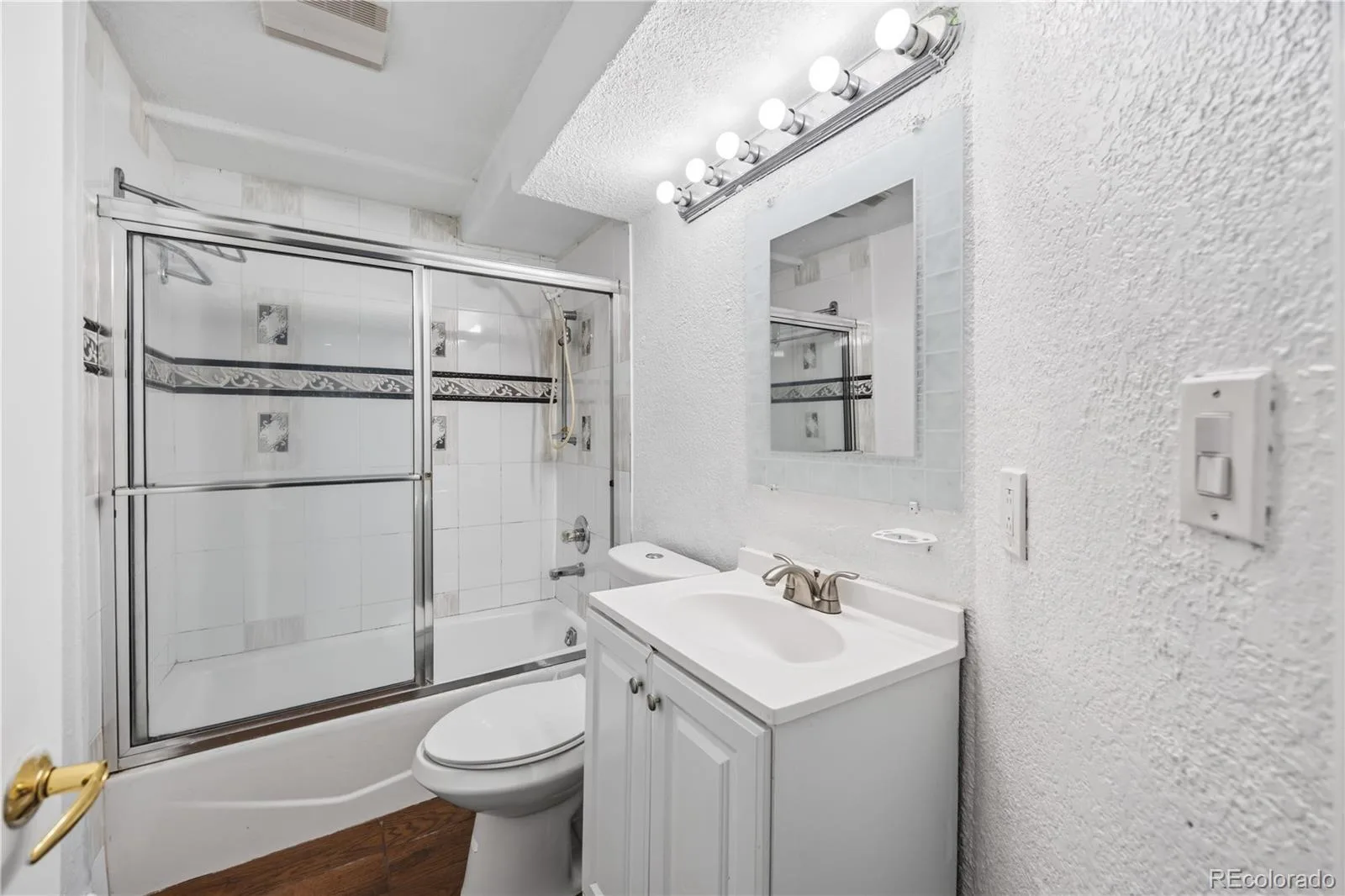 4501 W Alaska Place #B Denver CO 80219 | MLS #REC9226224 07112026015621 1600 19