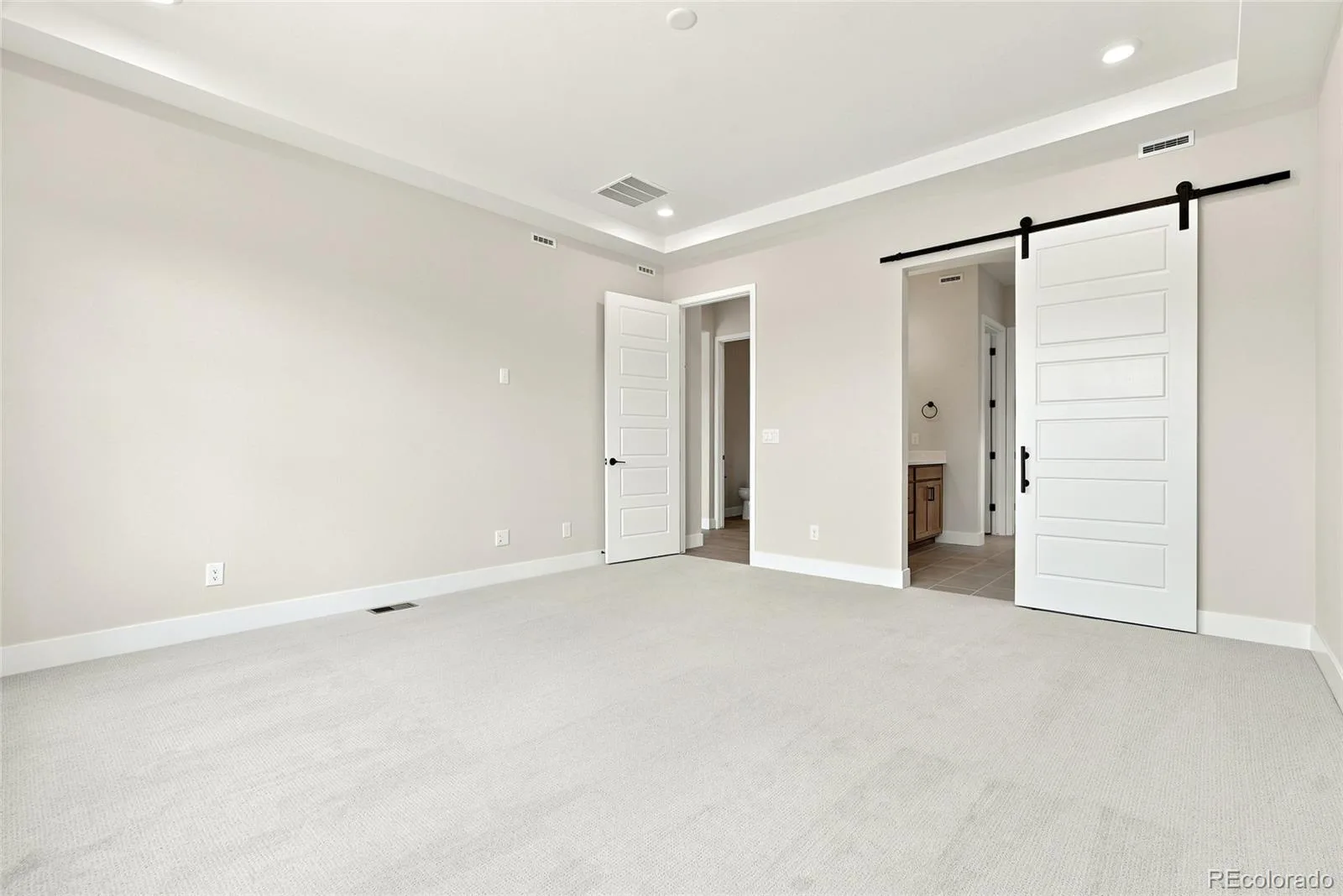 8867 S Riviera Court Aurora CO 80016 | MLS #REC9227106 07172026223849 1600 16