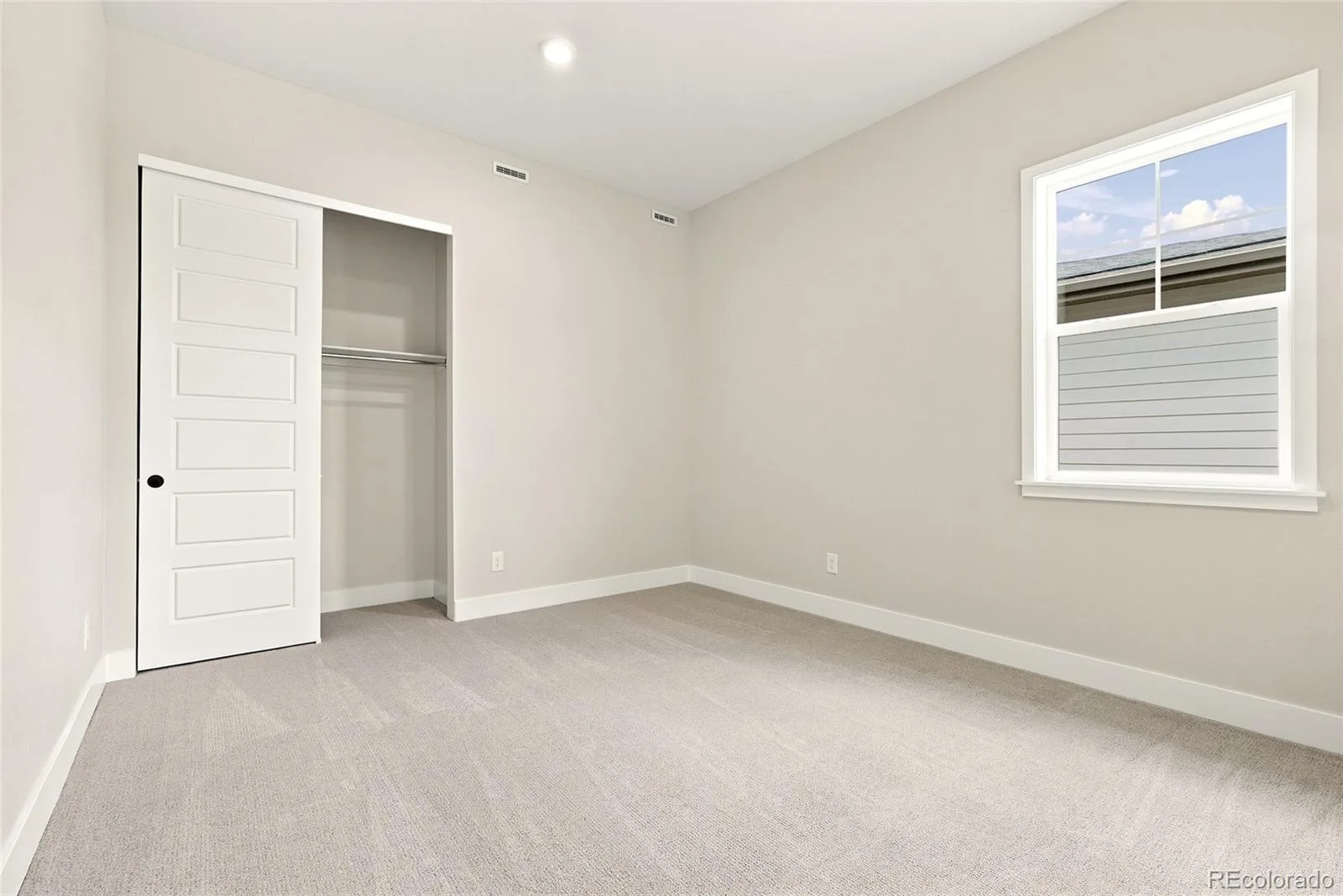 8867 S Riviera Court Aurora CO 80016 | MLS #REC9227106 07172026223849 1600 22