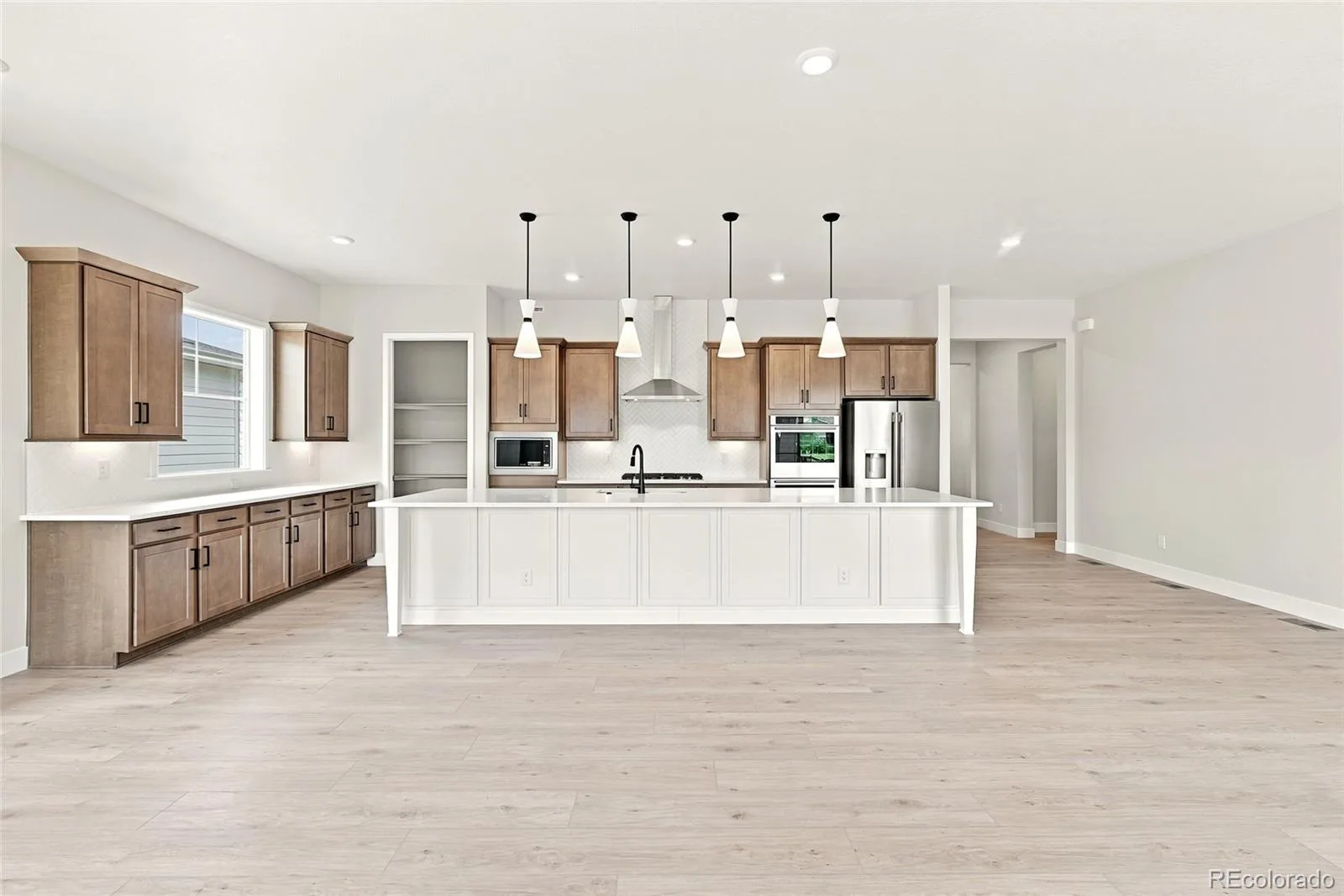 8867 S Riviera Court Aurora CO 80016 | MLS #REC9227106 07172026223849 1600 5