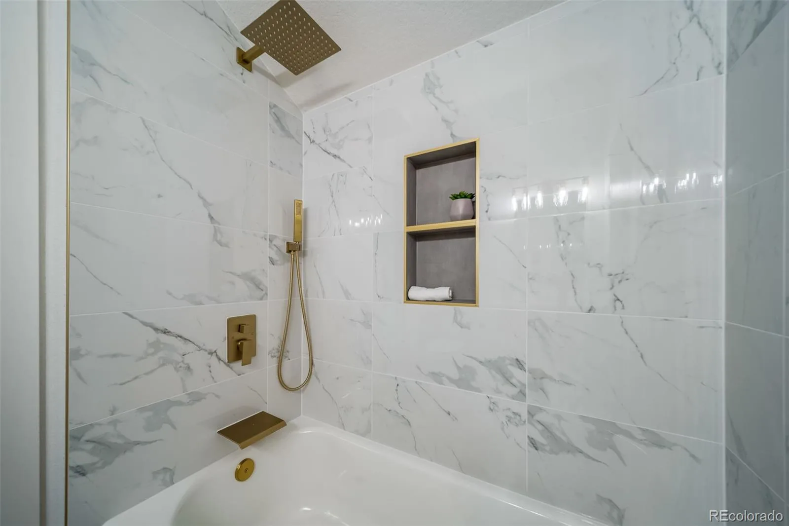 3830 S Genoa Circle #C Aurora CO 80013 | MLS #REC9228046 08202026051206 1600 15