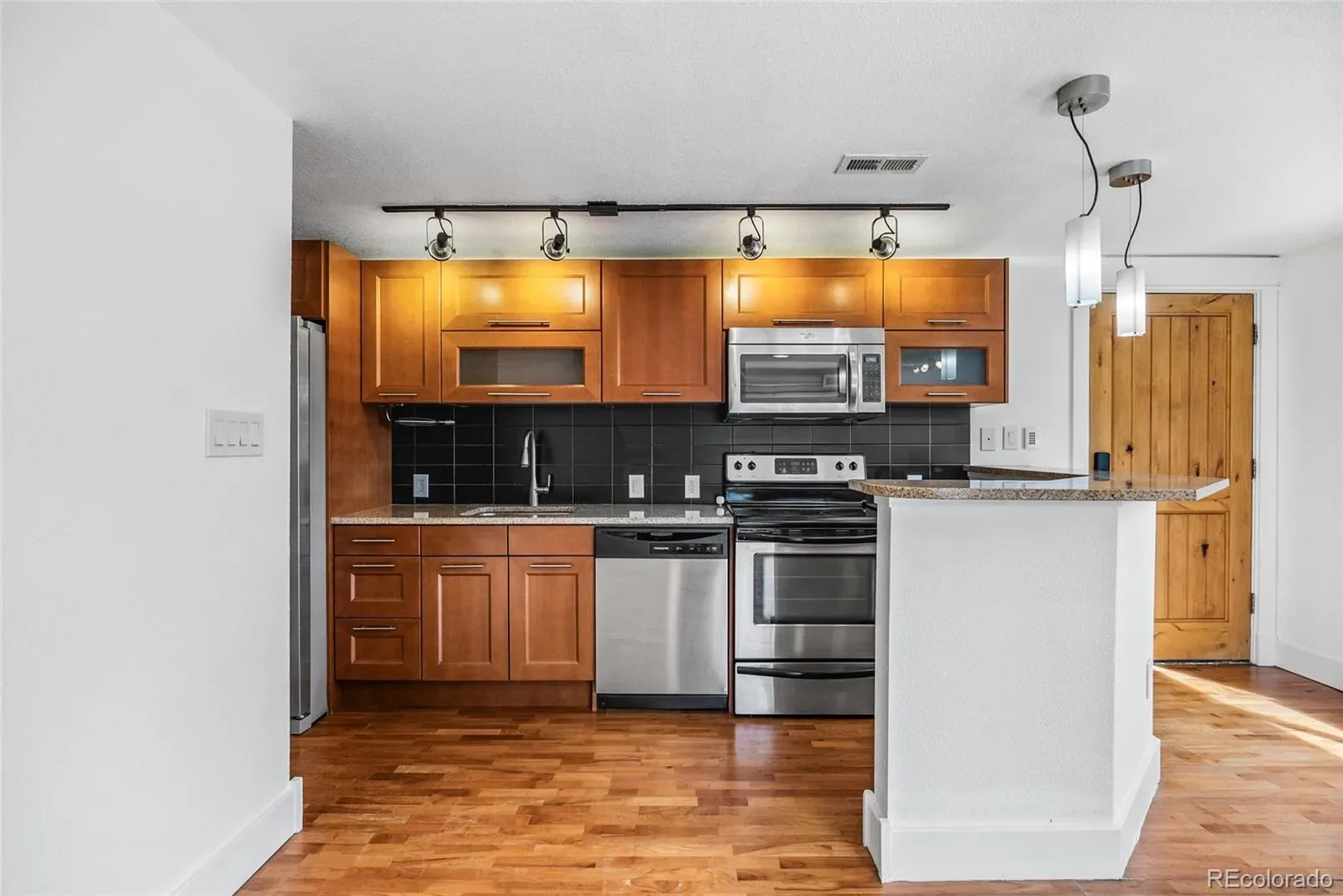 03192026222111 1600 17