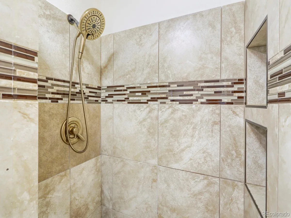 9801 Garrison Court Broomfield CO 80021 | MLS #REC9237459 08282026011135 1200 13