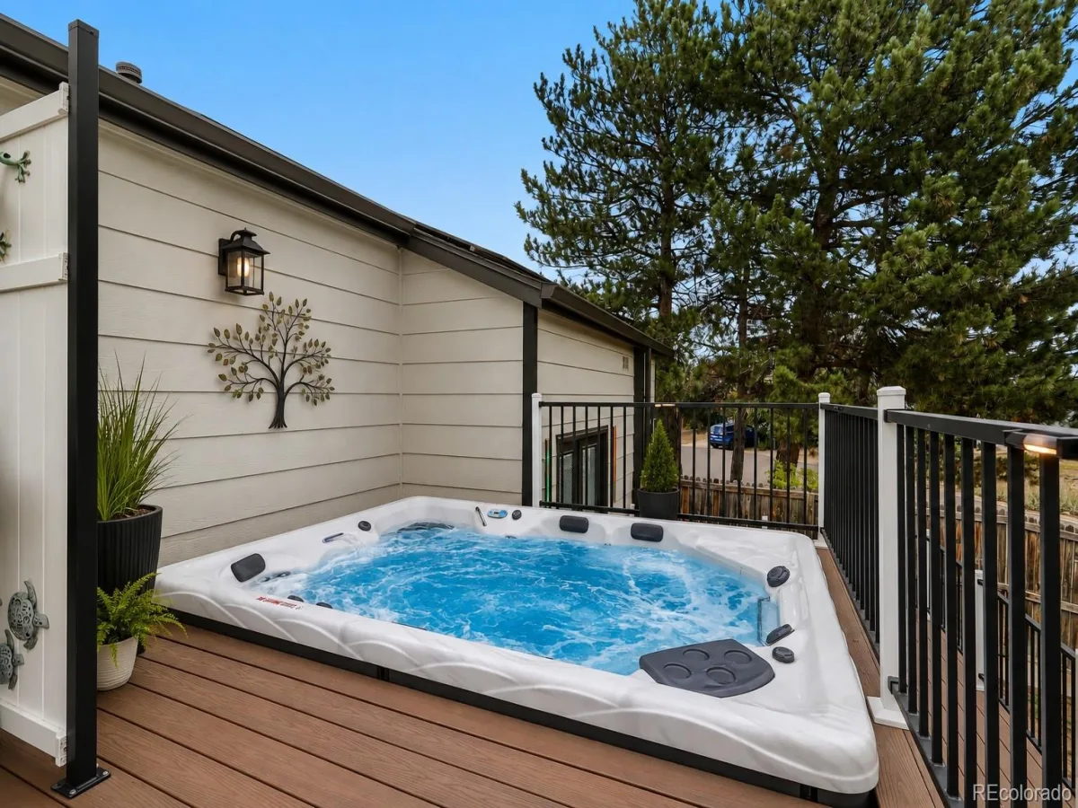 9801 Garrison Court Broomfield CO 80021 | MLS #REC9237459 08282026011135 1200 23