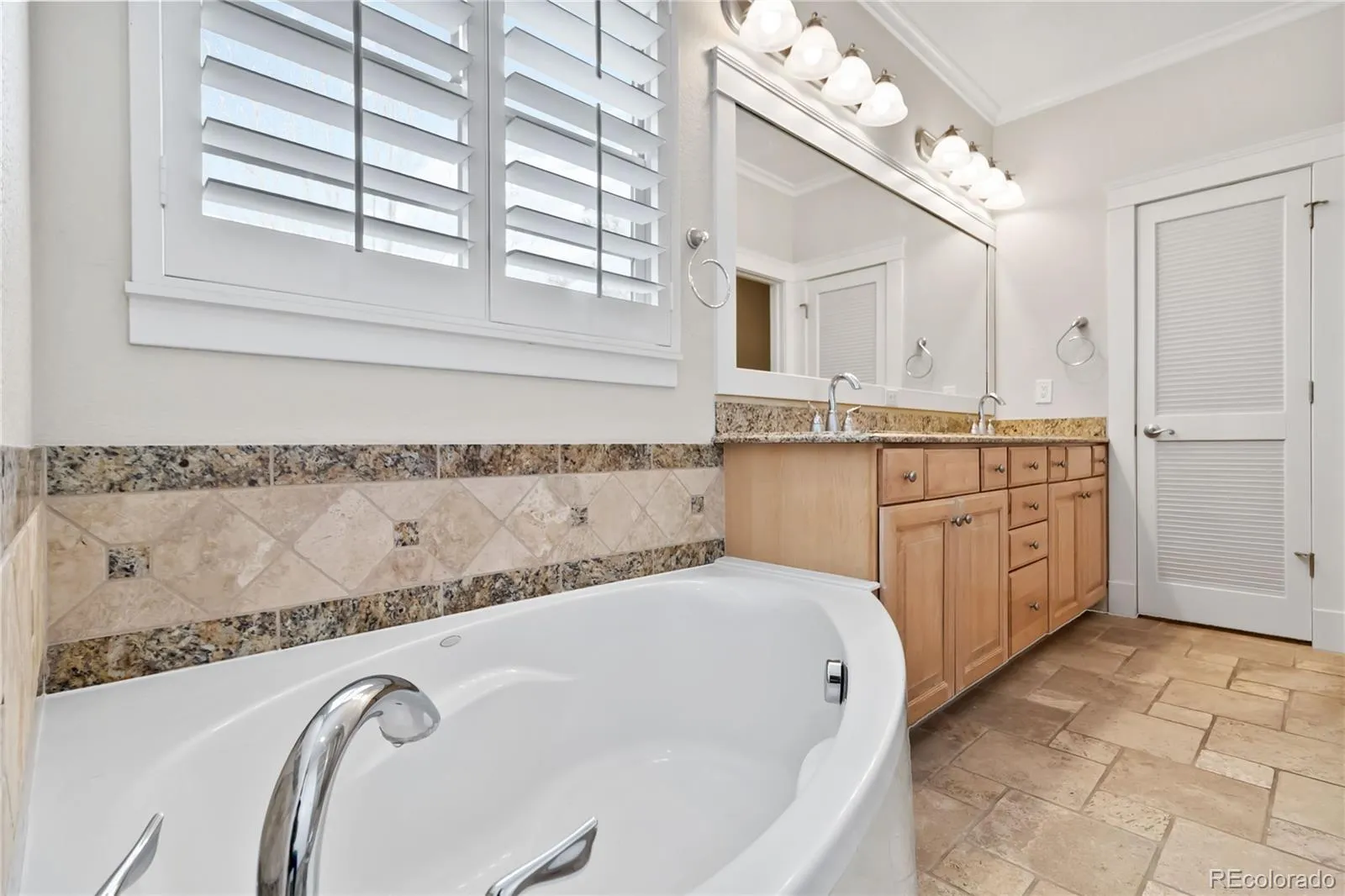 04152026203136 1600 25