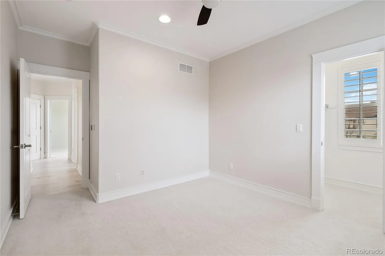 04152026203136 1600 34