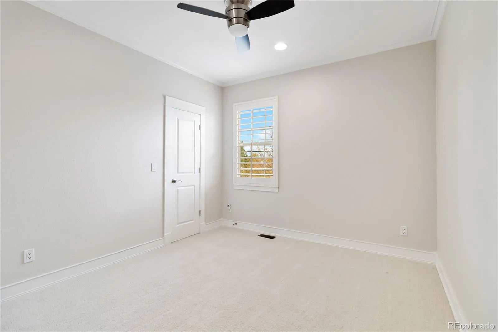 04152026203136 1600 35