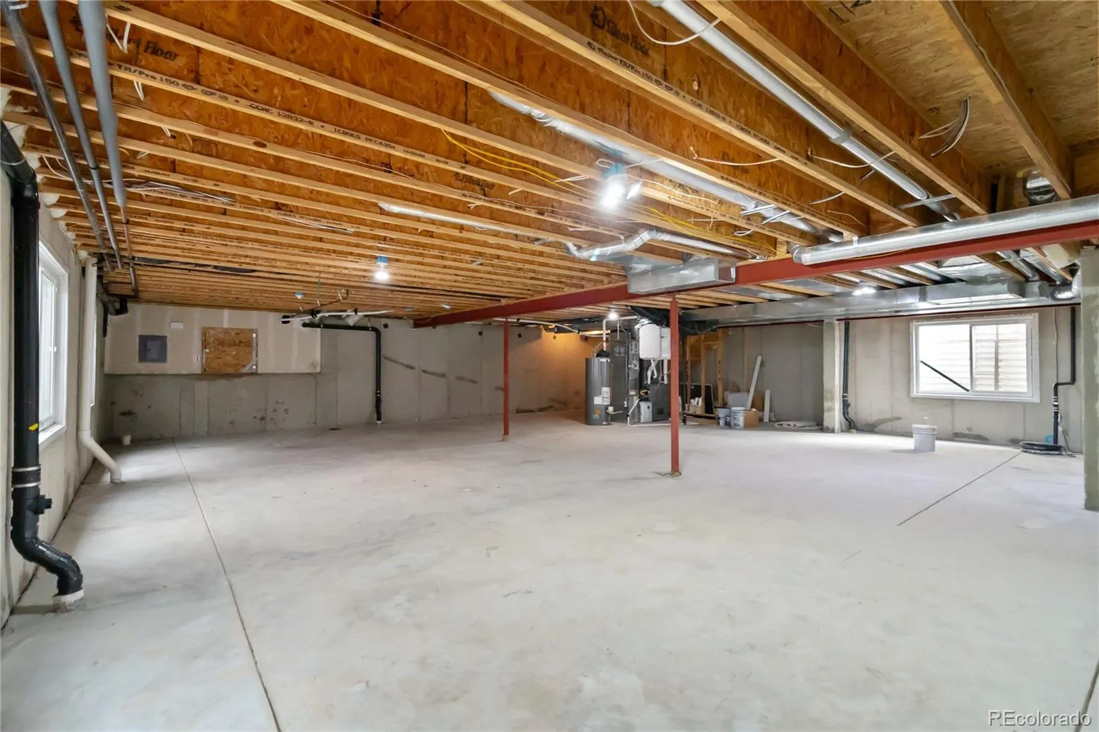 04152026203136 1600 39