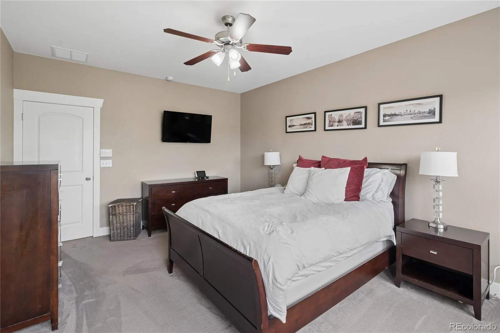 827 Uinta Way Denver CO 80230 MLS #REC9241574 04232026133901 1600 19