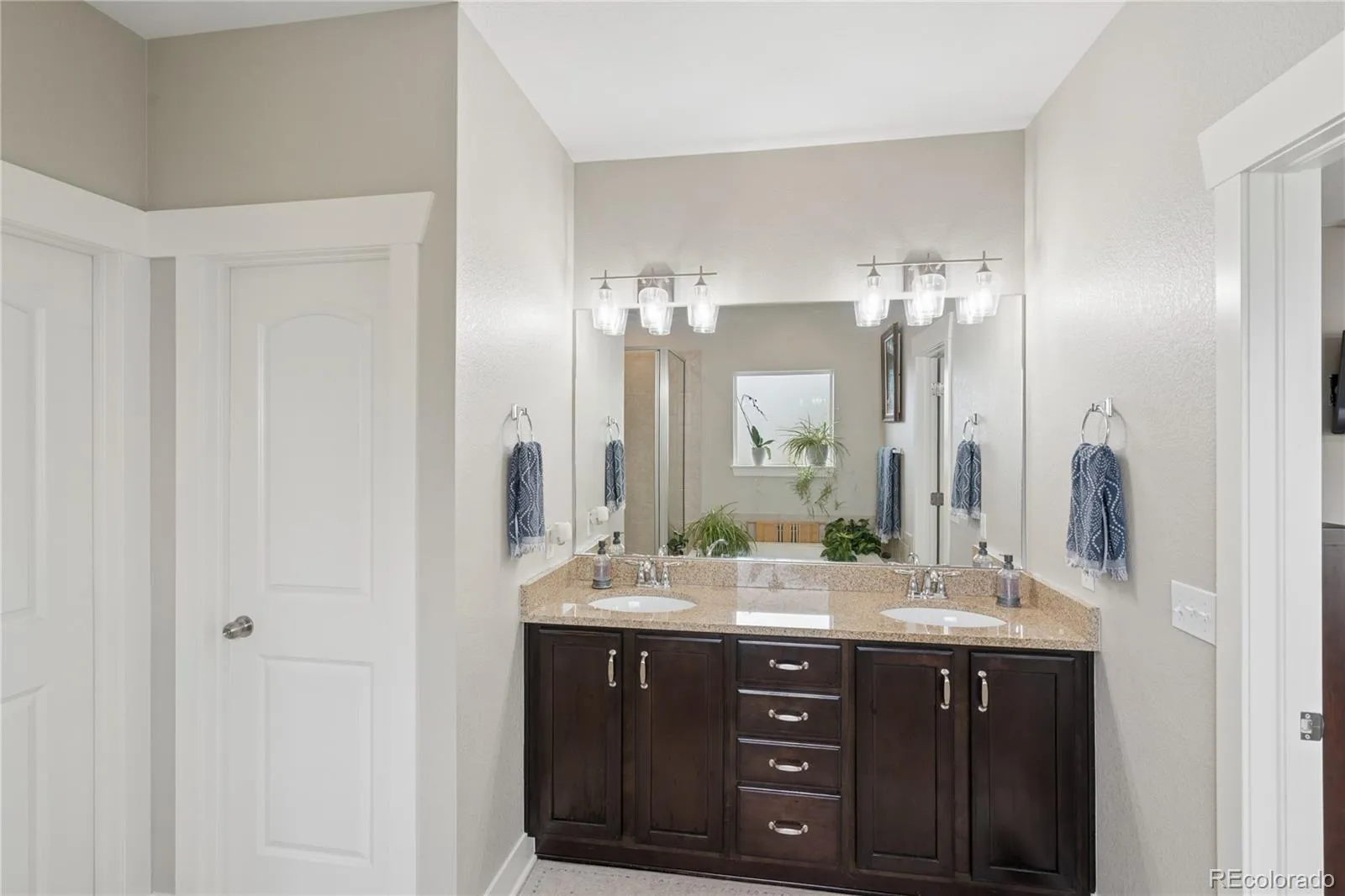 827 Uinta Way Denver CO 80230 MLS #REC9241574 04232026133901 1600 21