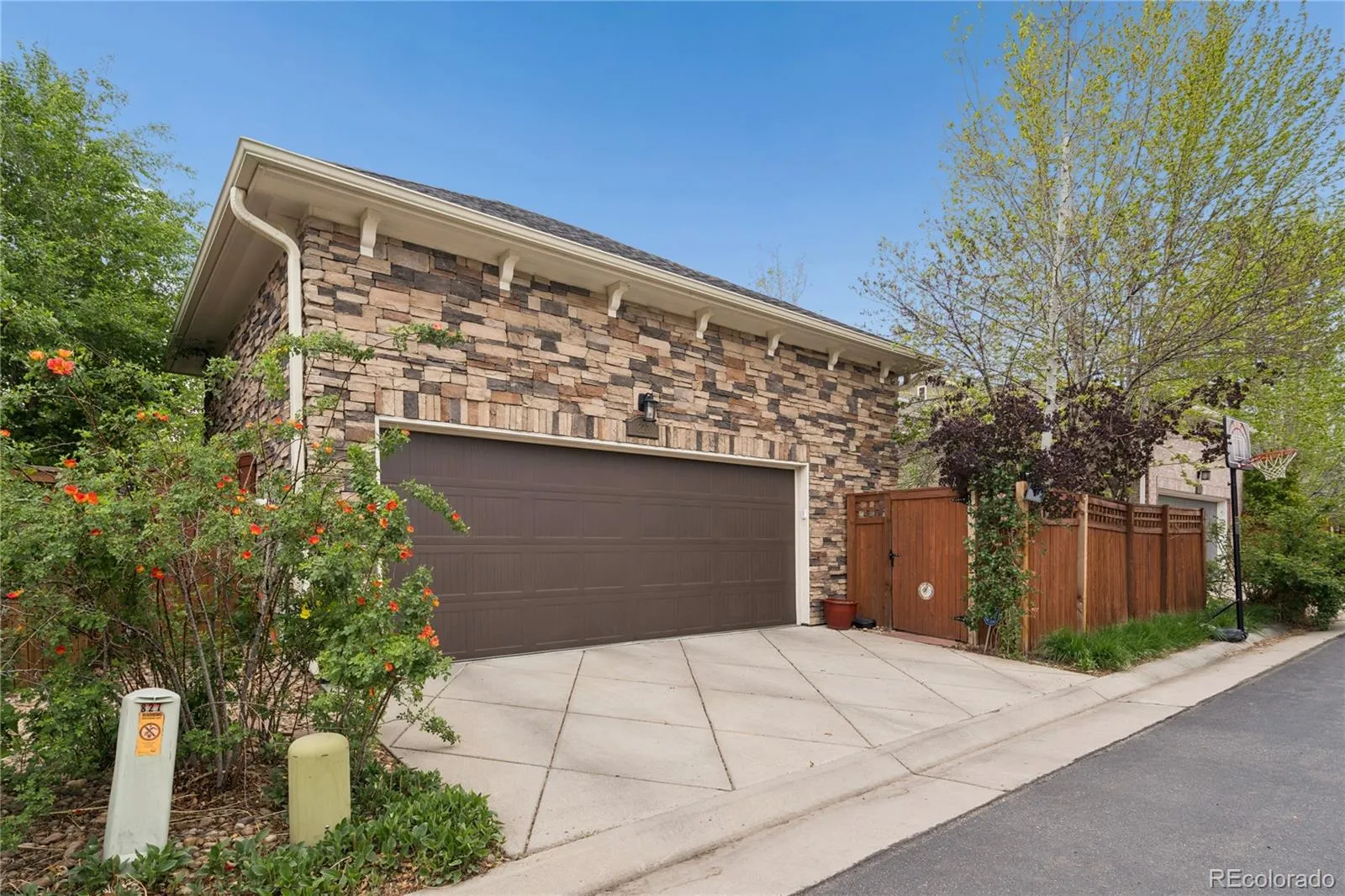 827 Uinta Way Denver CO 80230 MLS #REC9241574 04232026133901 1600 43
