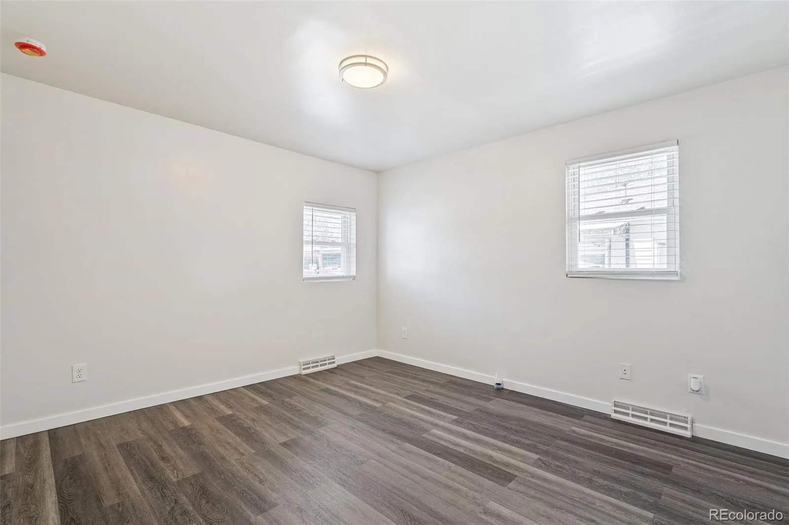 320 Stuart Street Denver CO 80219 MLS #REC9244813 04252026160459 1600 13