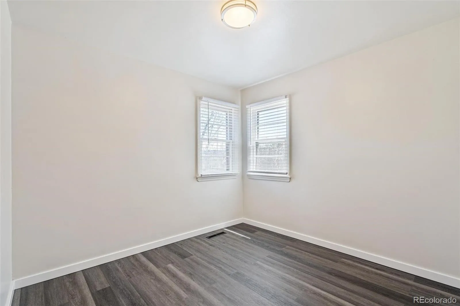 320 Stuart Street Denver CO 80219 MLS #REC9244813 04252026160459 1600 18