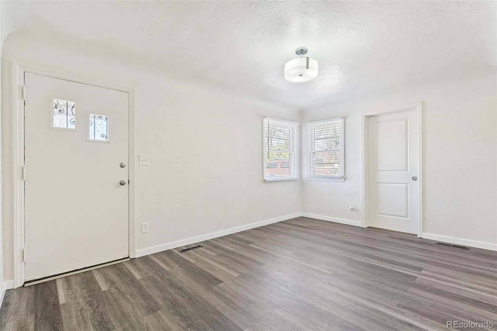 320 Stuart Street Denver CO 80219 MLS #REC9244813 04252026160459 1600 5