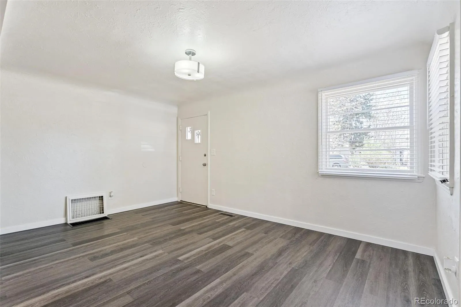 320 Stuart Street Denver CO 80219 MLS #REC9244813 04252026160459 1600 6