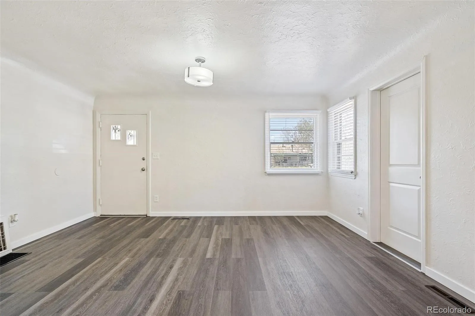 320 Stuart Street Denver CO 80219 MLS #REC9244813 04252026160459 1600 7