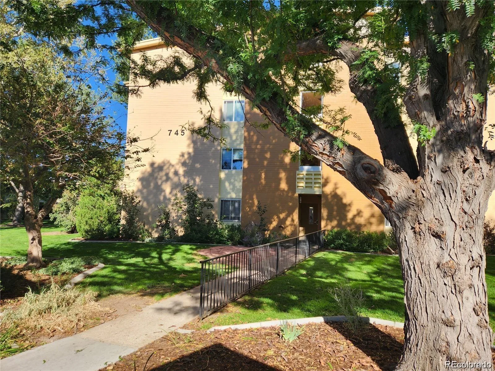 745 S Alton Way #11A Denver CO 80247 MLS #REC9250163 07212026135516 1600 24