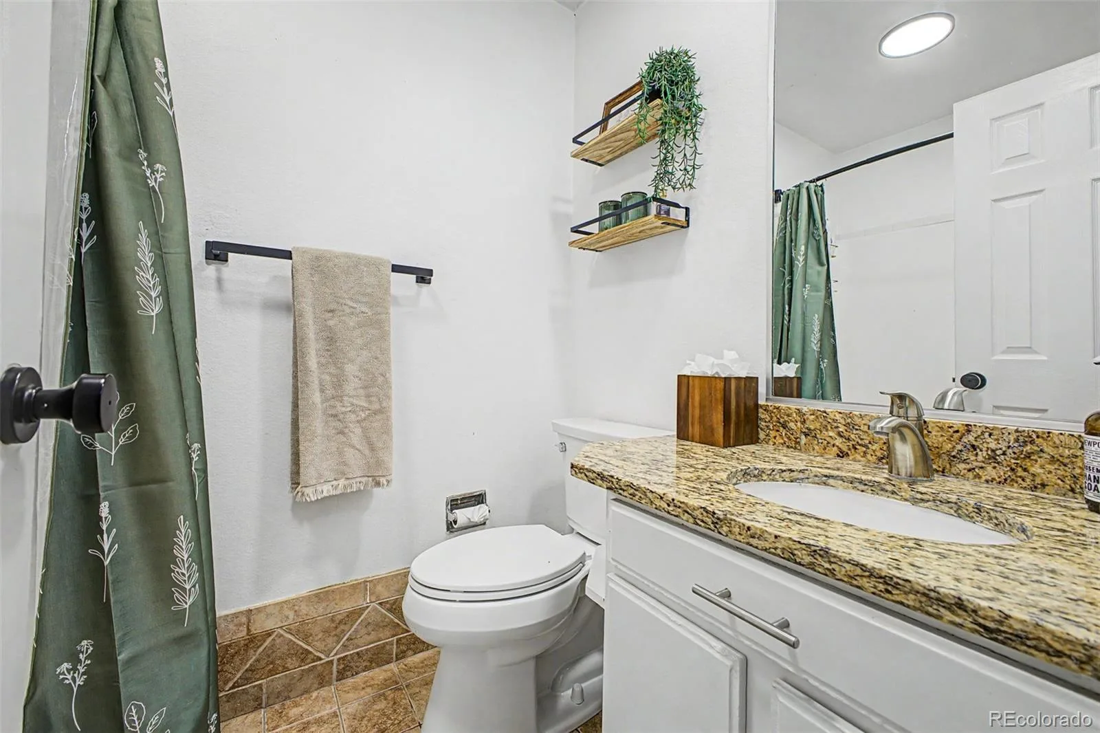 12120 E Amherst Circle Aurora CO 80014 | MLS #REC9254131 06182026234429 1600 19