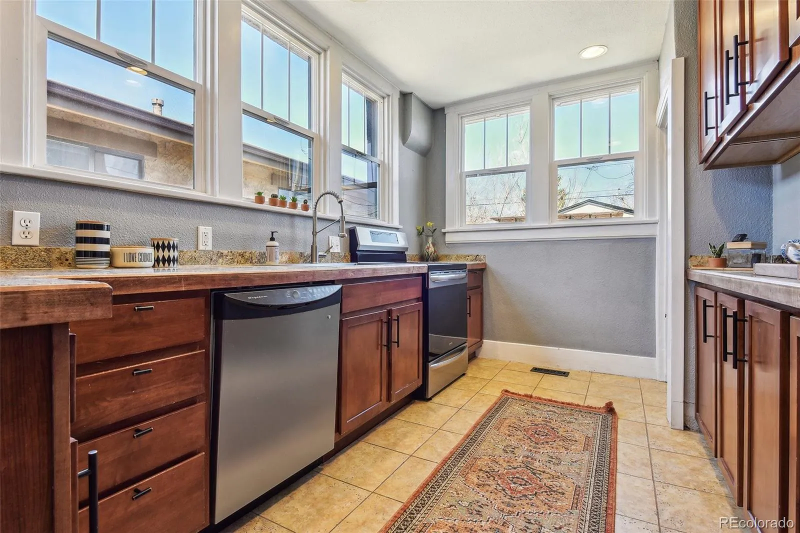 3946 Perry Street Denver CO 80212 MLS #REC9254422 05072026021823 1600 7