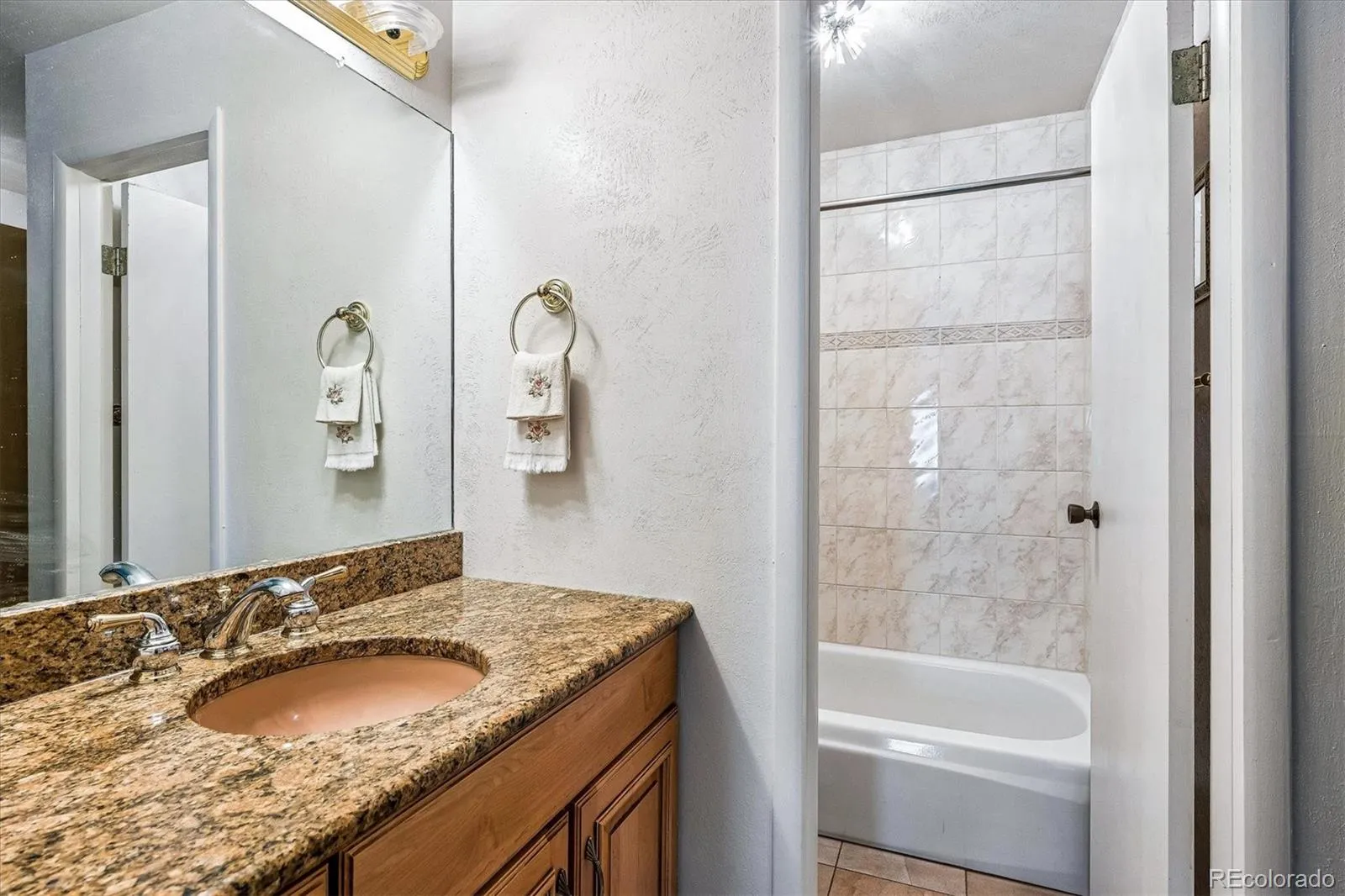 1050 S Monaco Parkway #99 Denver CO 80224 MLS #REC9258612 05222026000756 1600 18