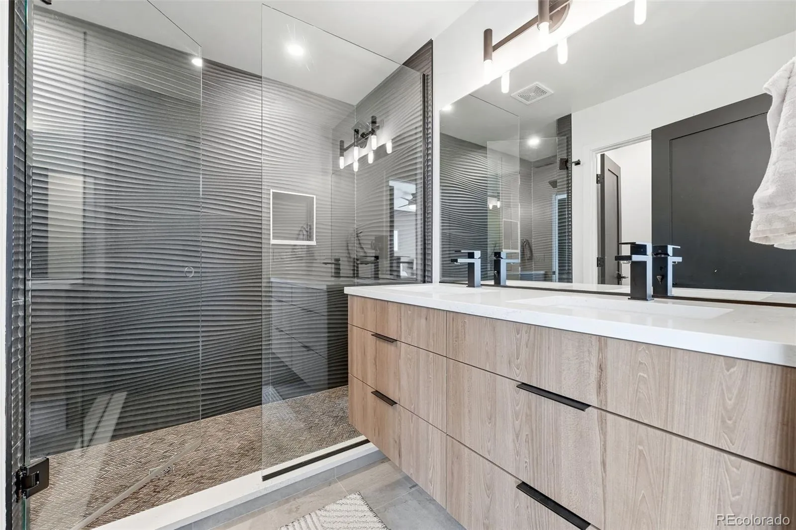 3885 Stuart Street Denver CO 80212 MLS #REC9259187 05282026030522 1600 25