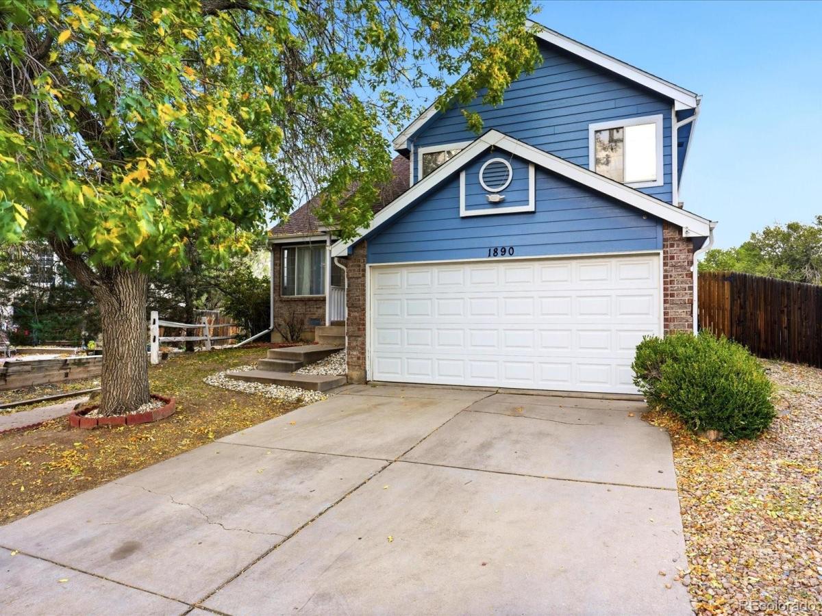 1890 Granby Court Aurora CO 80011 | MLS #REC9264572 MLS #REC9264572 image #0