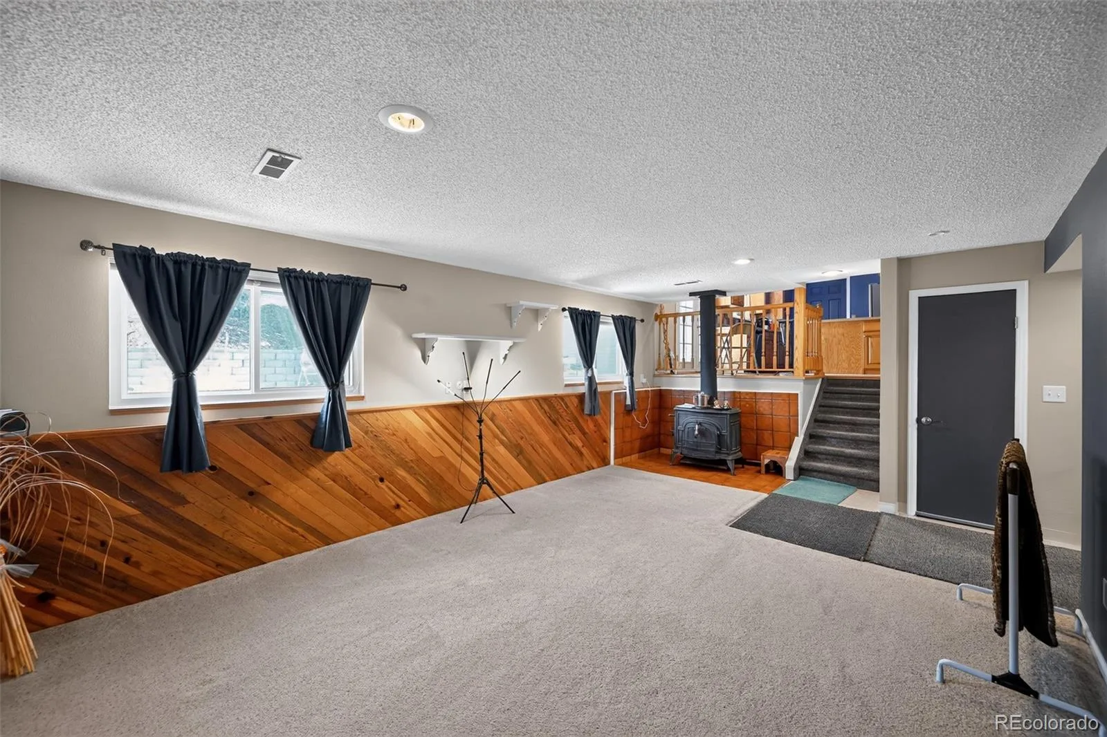 11892 W Dumbarton Drive Morrison CO 80465 | MLS #REC9269408 07162026175005 1600 26