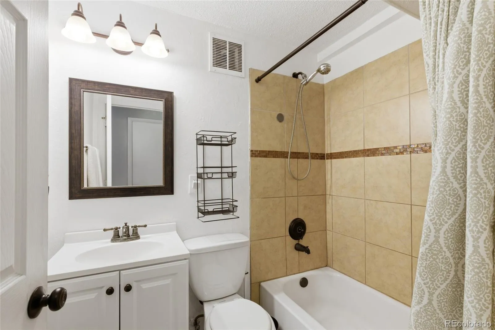 04172026185340 1600 22