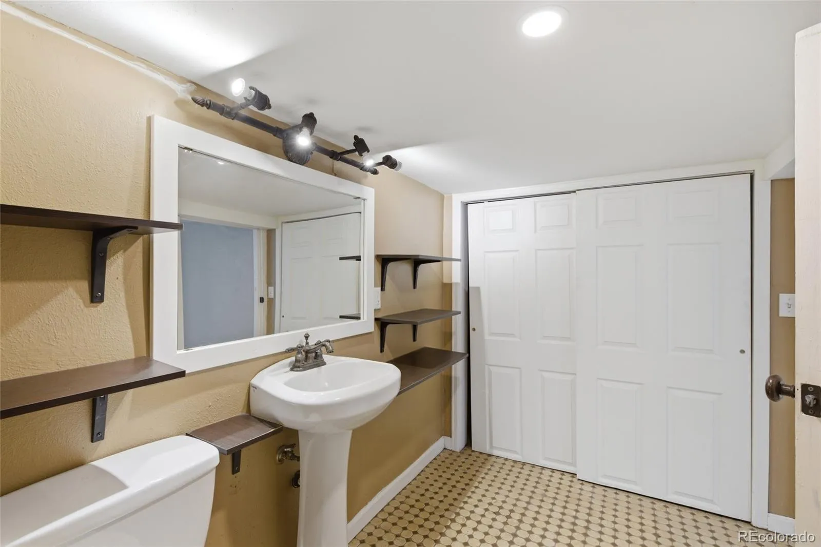 04172026185340 1600 27