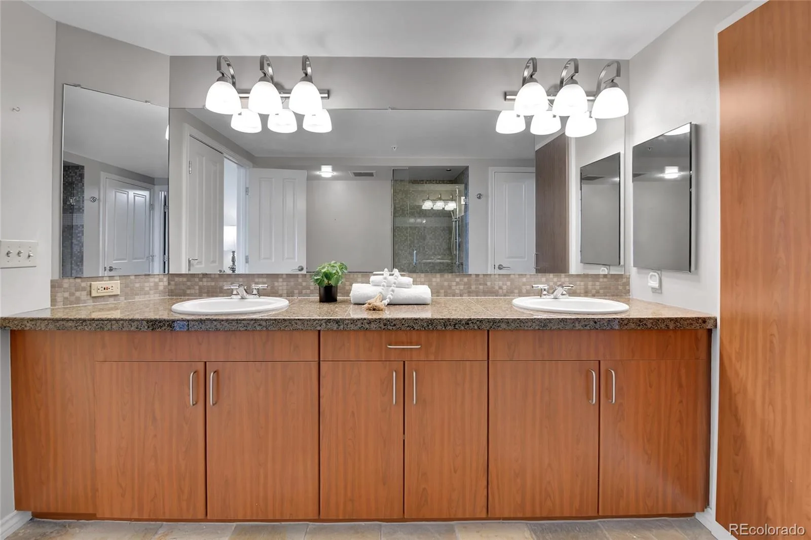8100 E Union Avenue #1413 Denver CO 80237 | MLS #REC9272610 10092026202739 1600 31