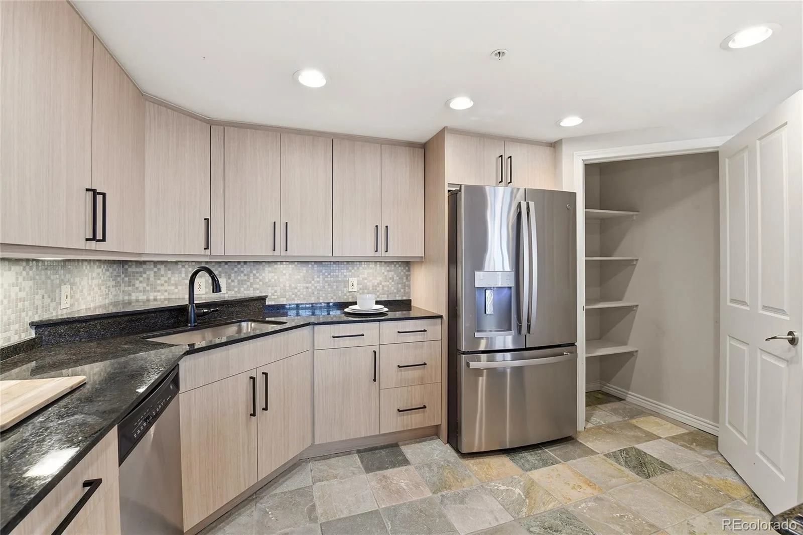 8100 E Union Avenue #1413 Denver CO 80237 | MLS #REC9272610 10092026202739 1600 8