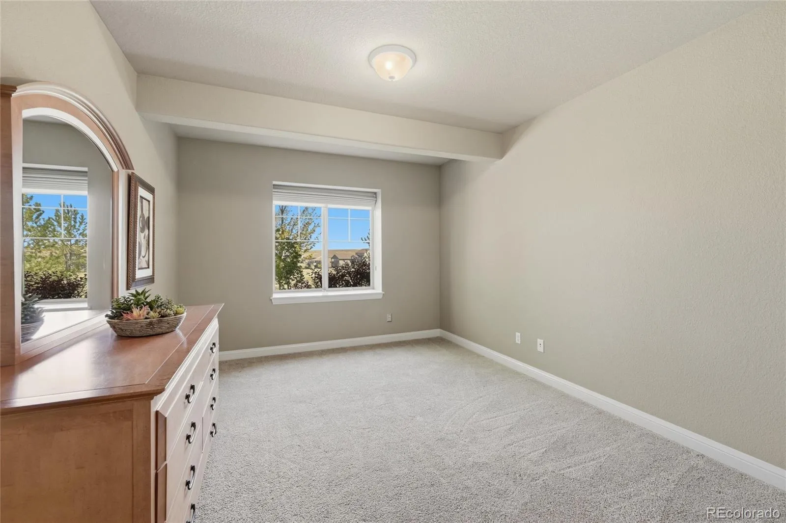 8120 S Blackstone Parkway Aurora CO 80016 MLS #REC9273085 05142026212917 1600 31