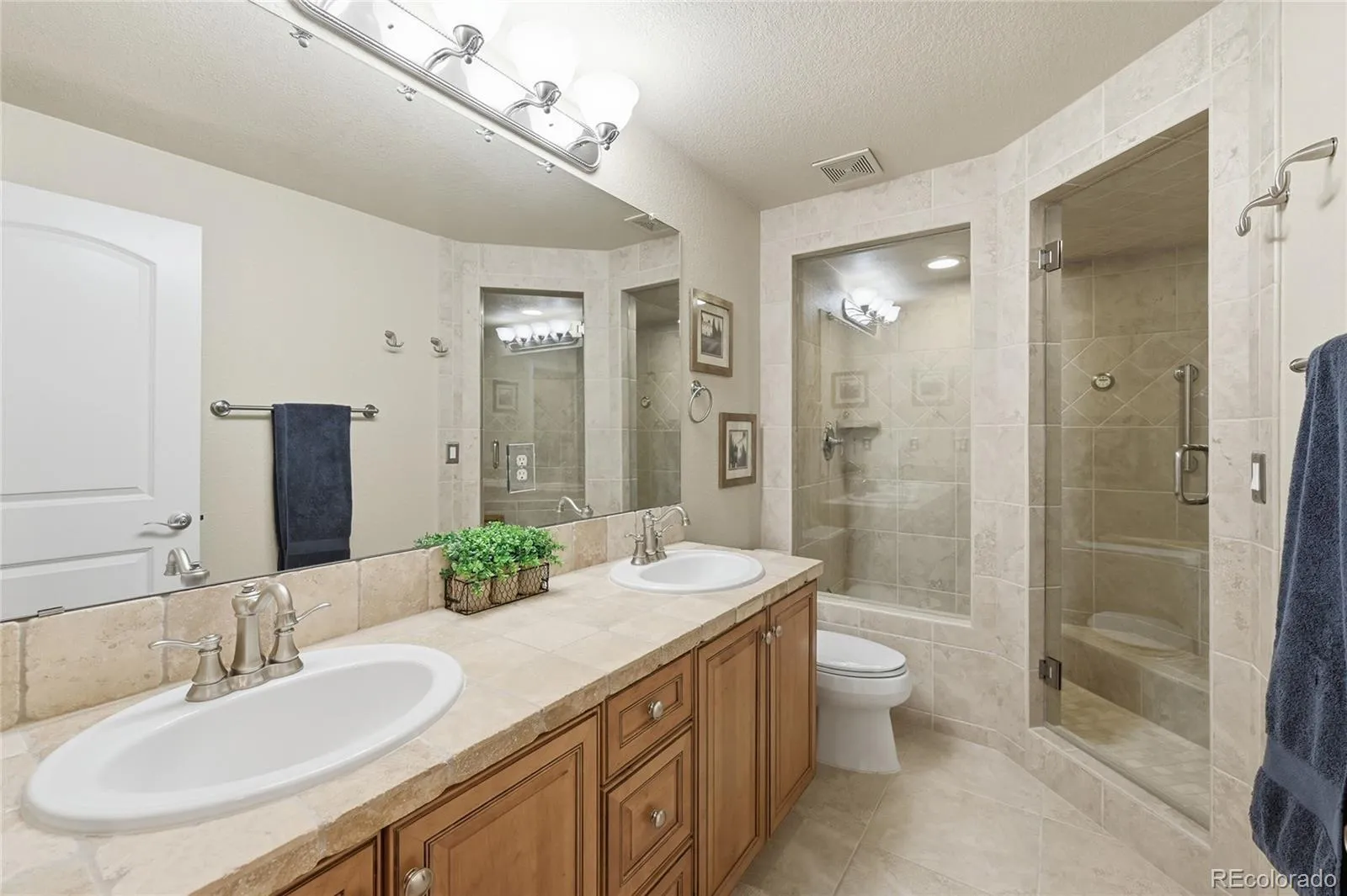 8120 S Blackstone Parkway Aurora CO 80016 MLS #REC9273085 05142026212917 1600 32