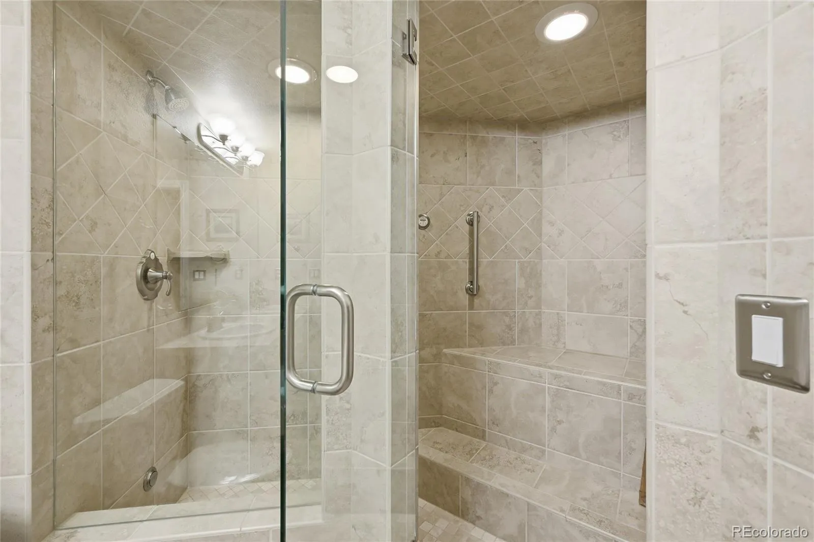 8120 S Blackstone Parkway Aurora CO 80016 MLS #REC9273085 05142026212917 1600 33