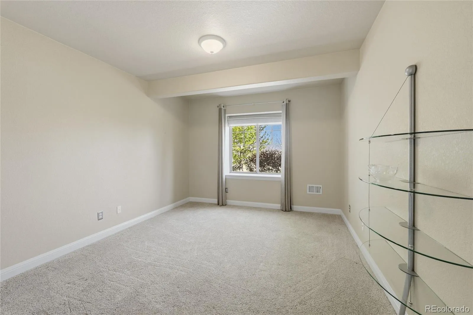8120 S Blackstone Parkway Aurora CO 80016 MLS #REC9273085 05142026212917 1600 34