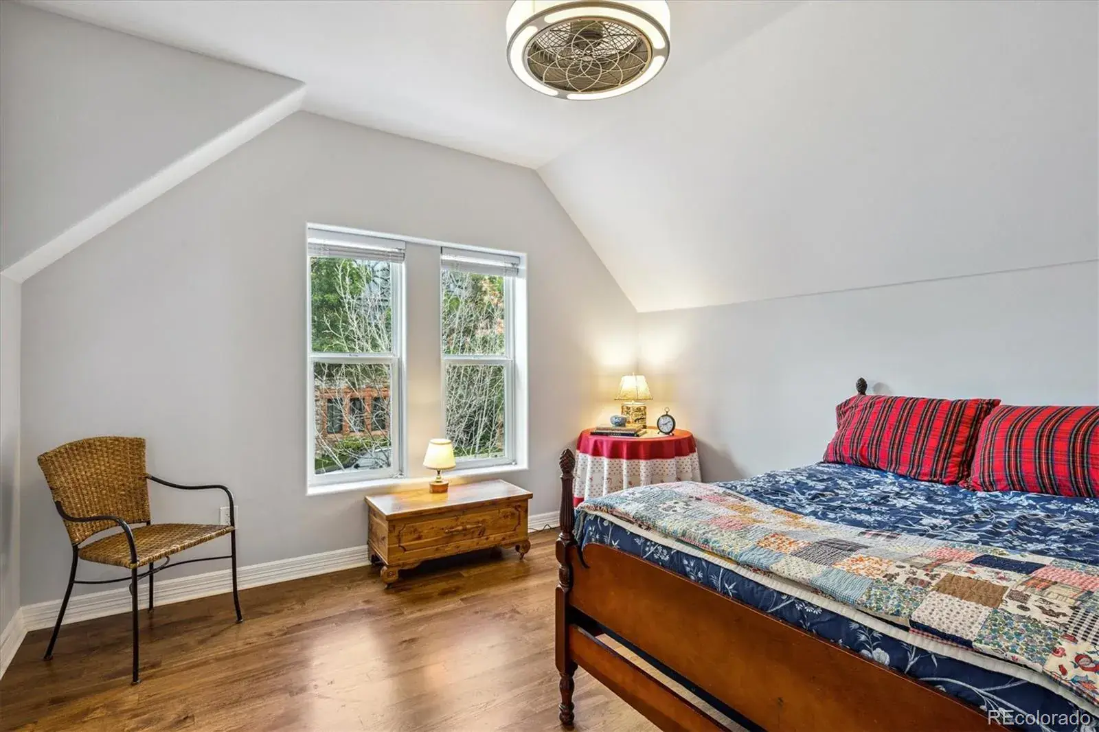 09112025040708 1600 21