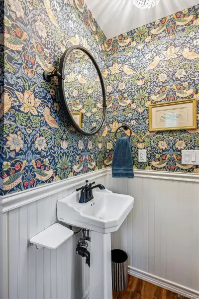 09112025040708 800 16