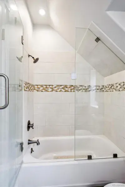 09112025040708 800 30