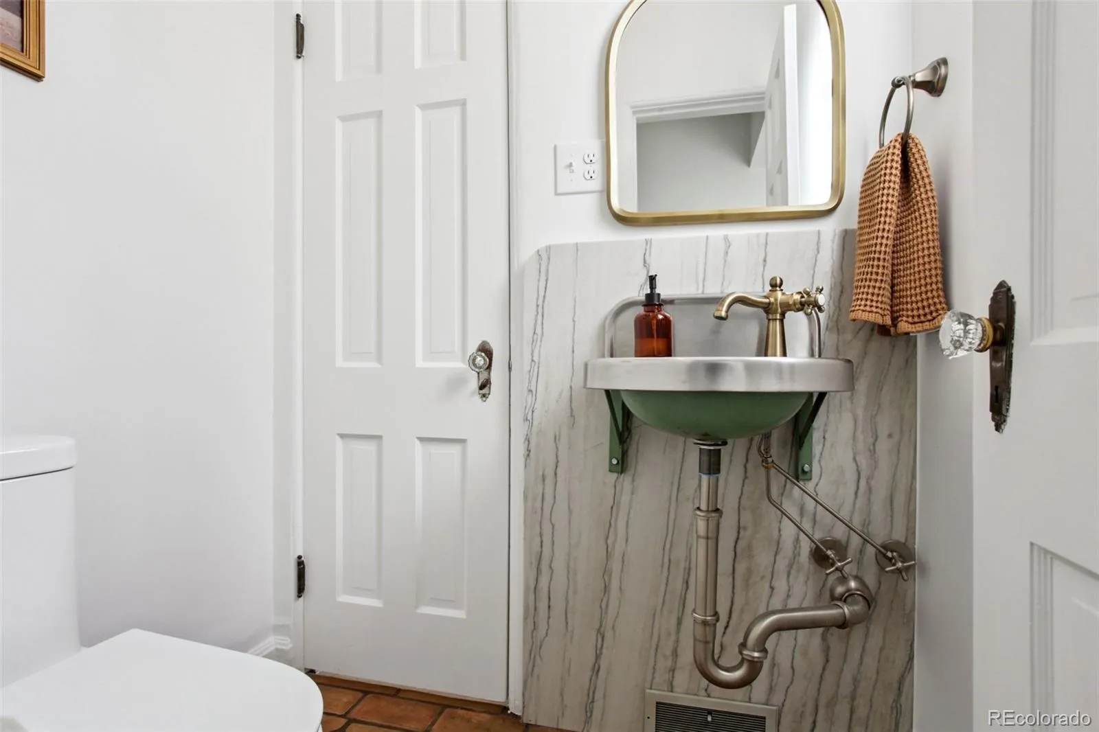 04132026180407 1600 11