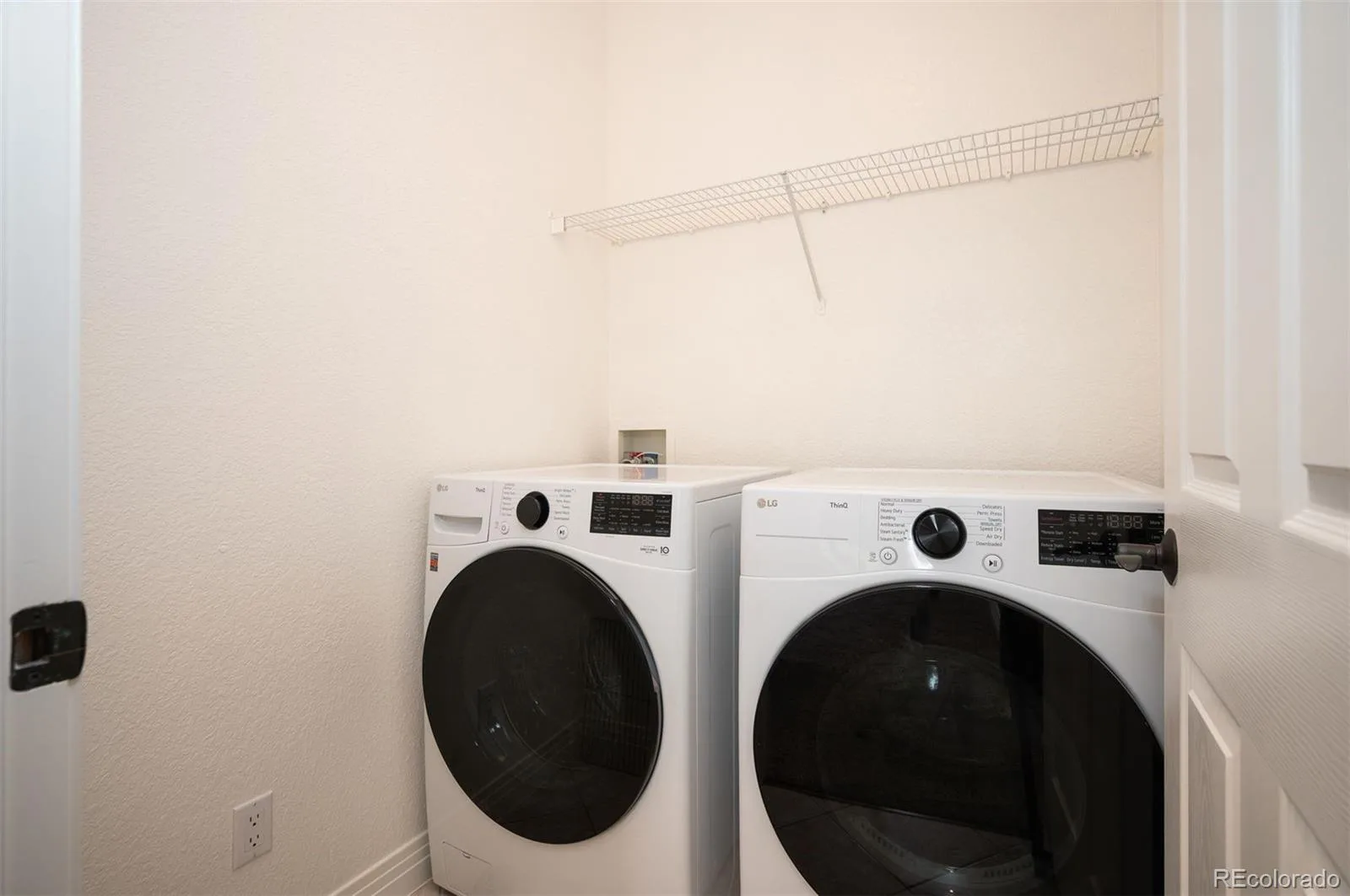 1087 Syracuse Street Denver CO 80230 | MLS #REC9276101 09232026152034 1600 28