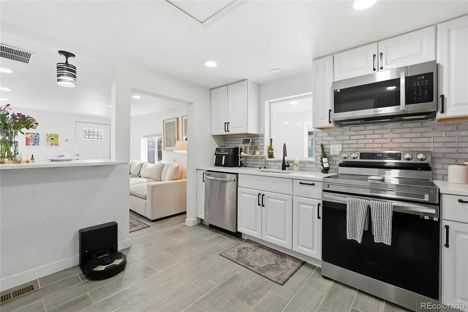 61 S Julian Street Denver CO 80219 MLS #REC9277955 03282026222248 1600 5