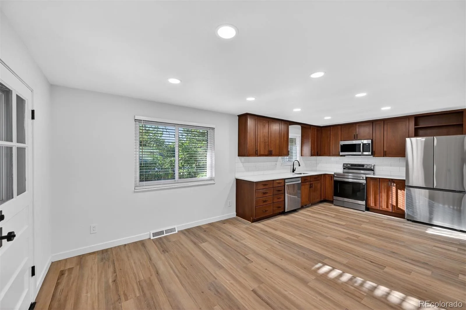 832 S Beech Street Lakewood CO 80228 MLS #REC9282112 06142026122702 1600 7