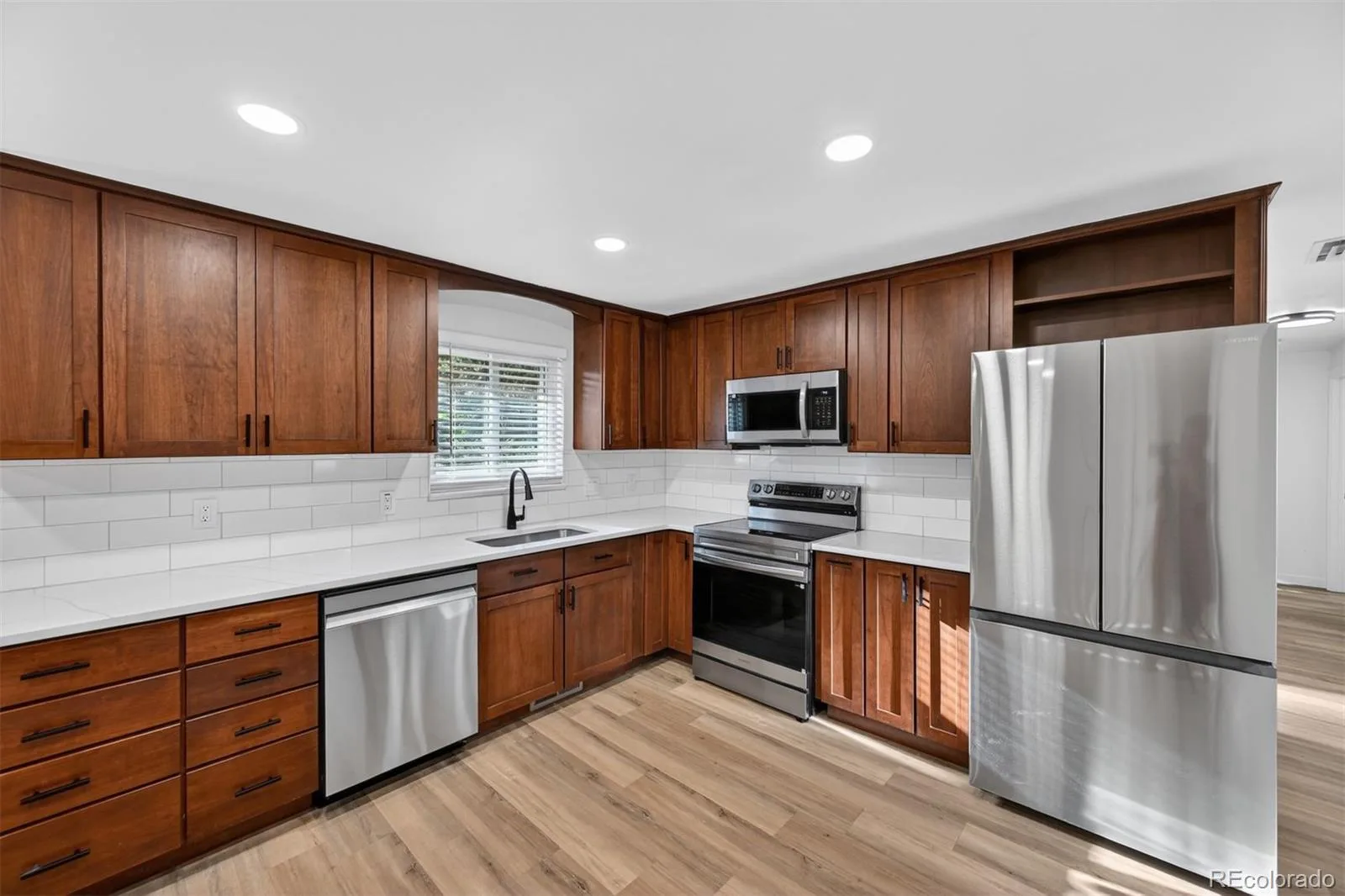 832 S Beech Street Lakewood CO 80228 MLS #REC9282112 06142026122702 1600 9