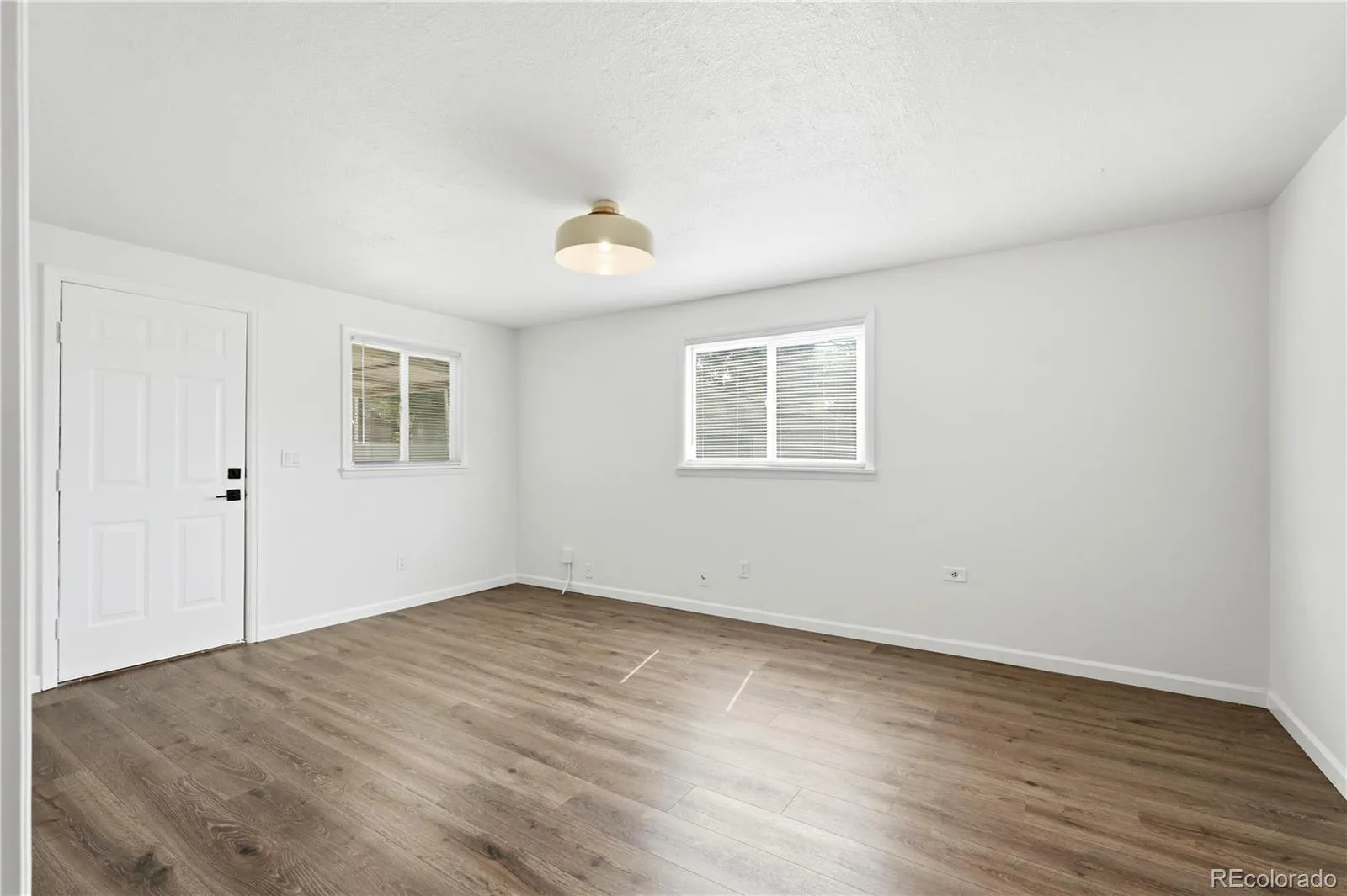 715 Emporia Street Aurora CO 80010 | MLS #REC9283891 06302026183745 1600 13