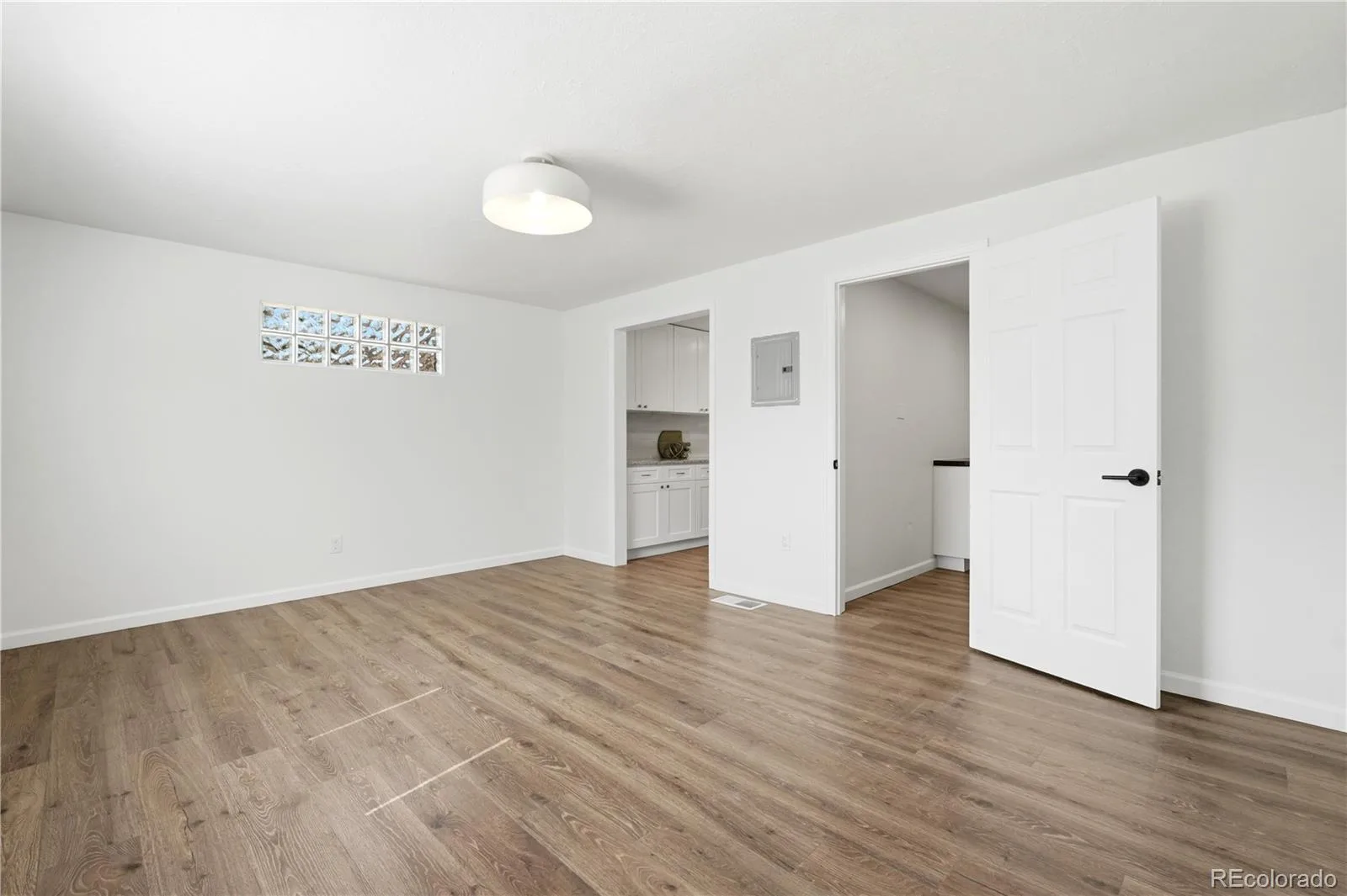 715 Emporia Street Aurora CO 80010 | MLS #REC9283891 06302026183745 1600 14